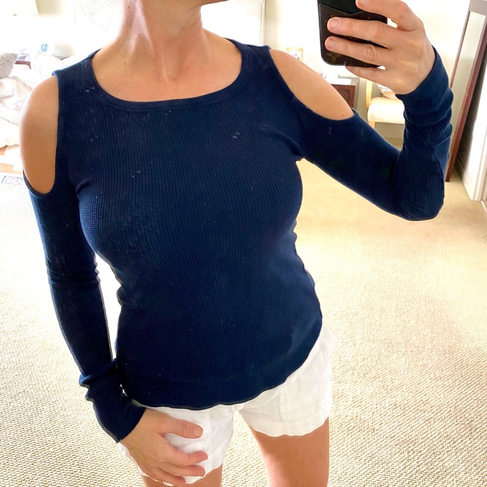 Splendid cold shoulder top XS